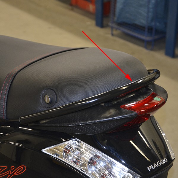 Pick up brace Piaggio Zip 2000 black shine behind