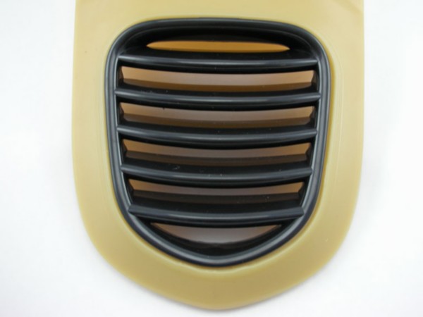 Grill Front cover middle grill horn neus Vespa LX 2012 black
