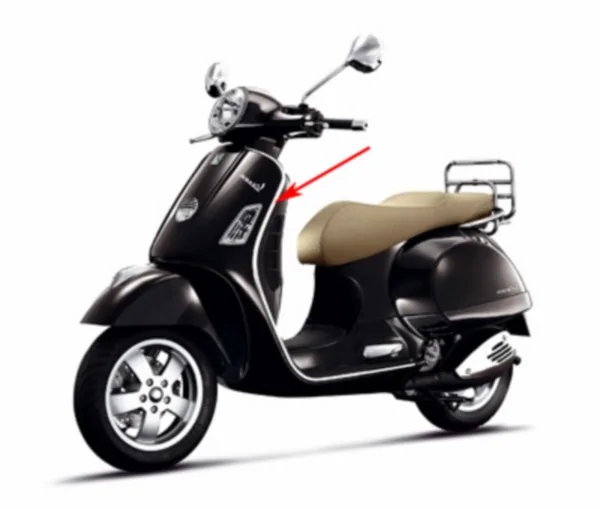 Sierstrip beenschild voor 2018 gt200 Vespa GTS GTV links Piaggio origineel 577180