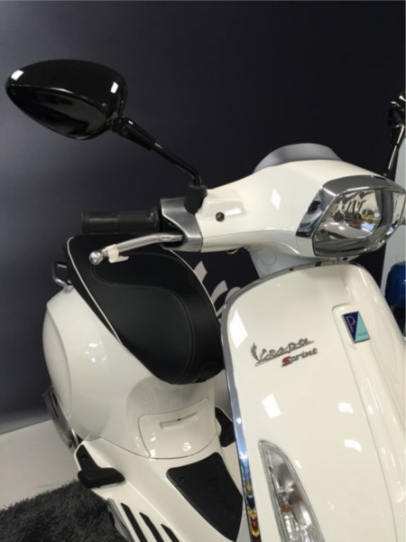 Spiegel Kurz Vespa Sprint Schwarz glanz rechts