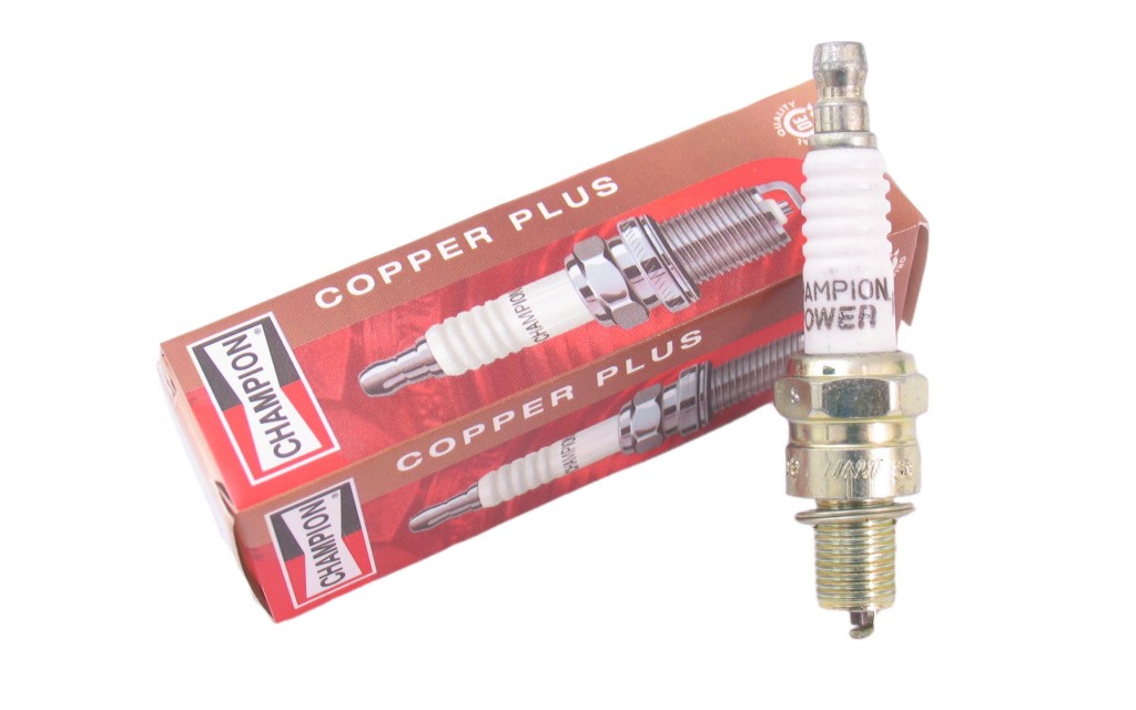 Spark plug Champion P-RZ7HC = NGK CR7HSA 4-Takt scooter