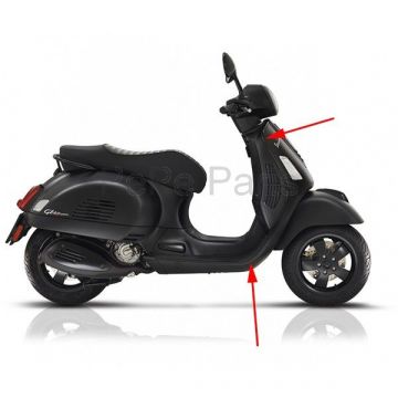 Sierstrip/randbescherming beenschild rechts zwart Vespa GTS 300 i.E. Super Notte (&lt;-2018)/Vespa GT/GTL/GTS 125-300 (&lt;-2018)/GTV (&lt;-2018)   1B005780 origineel