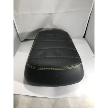 Bestuurderszadel / Zwart met gouden stikstels Goccia GEV1000