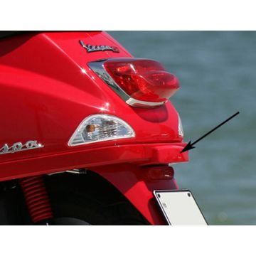 kapje kentekenplaatverl. vespa S rood dragon 894 piag orig 65426200R7