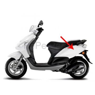 Zijscherm / motorscherm Piaggio Fly Rst wit 724 links. Origineel 6219860087