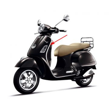 Sierstrip/randbescherming beenschild links chroom Vespa GT (2005-2007)/GTS (←2018)/GTV (←2018) 577180 origineel