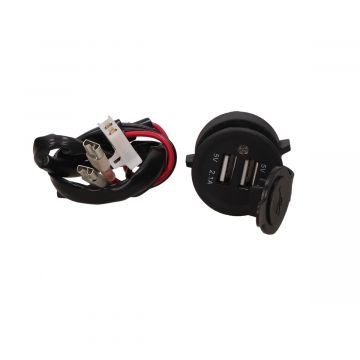 USB oplader universeel telefoon met dubbele aansluiting en stofklep compleet met bekabeling
